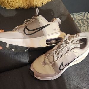 Nike Air Max Lilac and Black Athletic Shoes